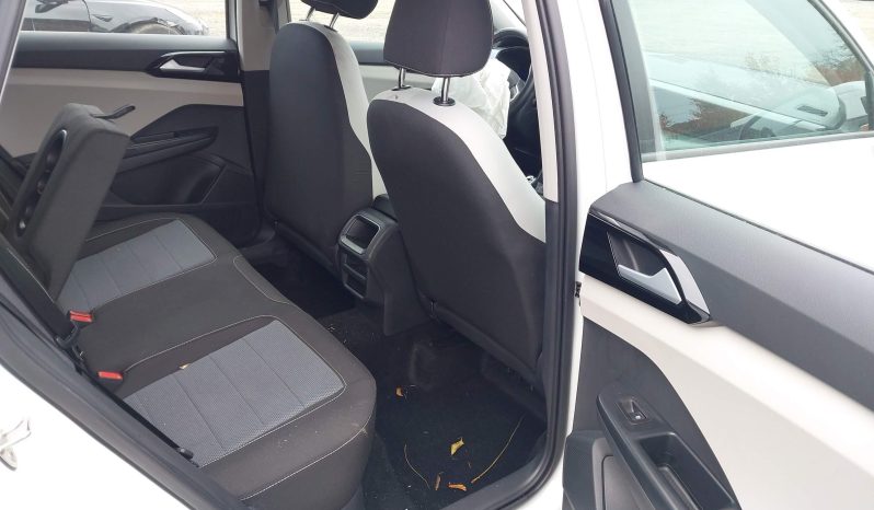 
								VOLKSWAGEN TAOS full									