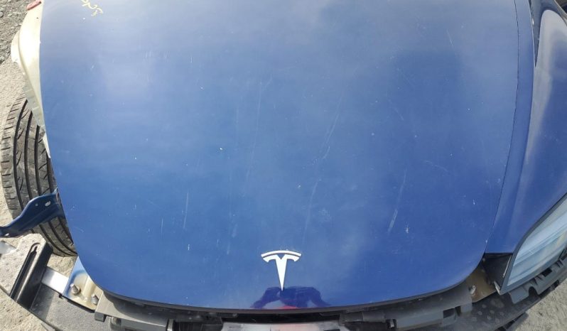 
								Tesla MODEL 3 full									