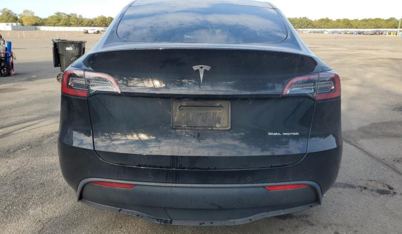 
								Tesla MODEL Y full									