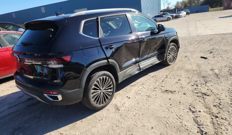 
								VOLKSWAGEN TAOS full									