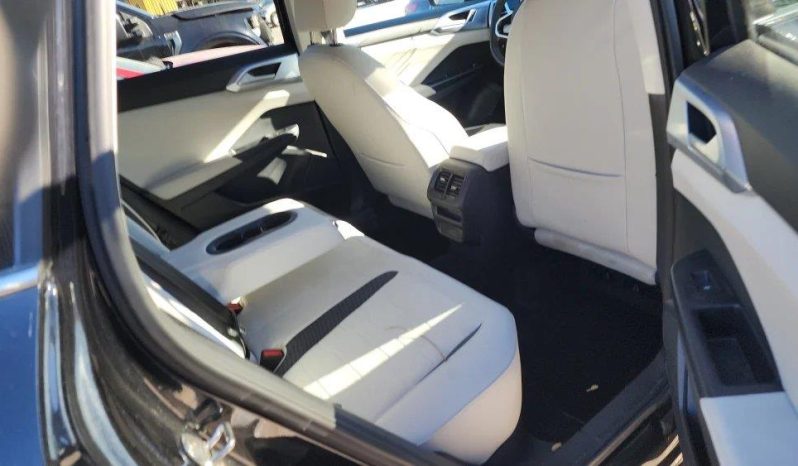 
								VOLKSWAGEN TAOS full									