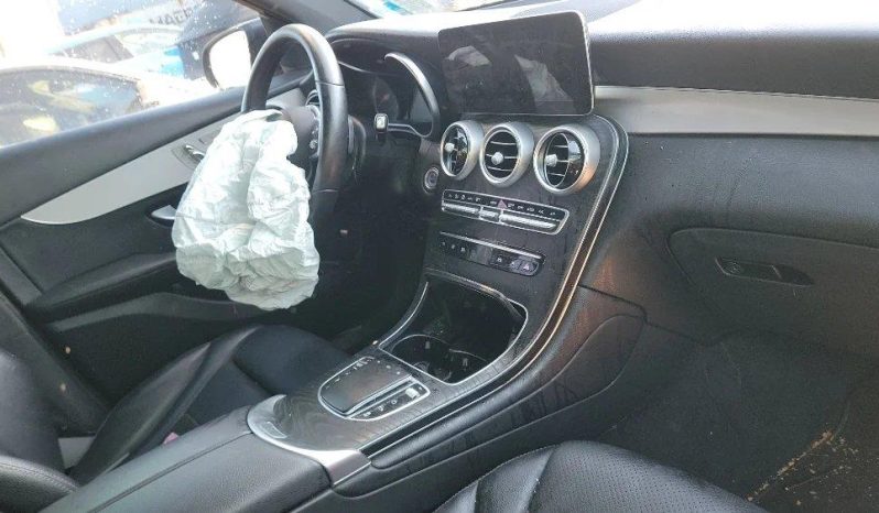 
								MERCEDES-BENZ GLC 300 full									