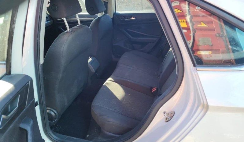 
								VOLKSWAGEN JETTA full									