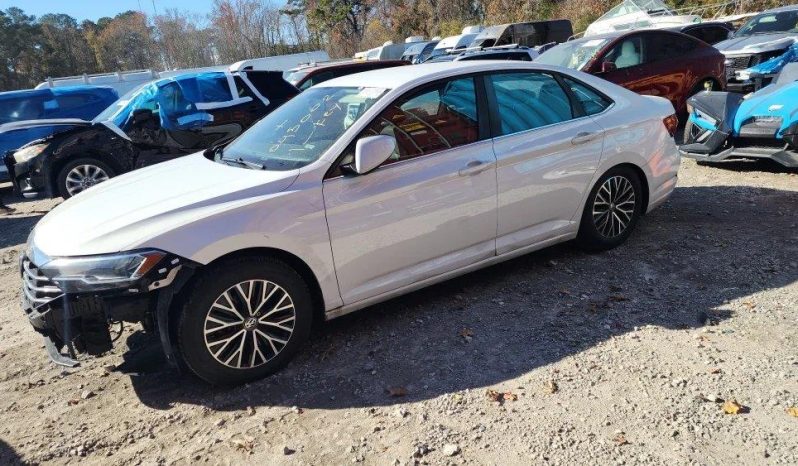 
								VOLKSWAGEN JETTA full									