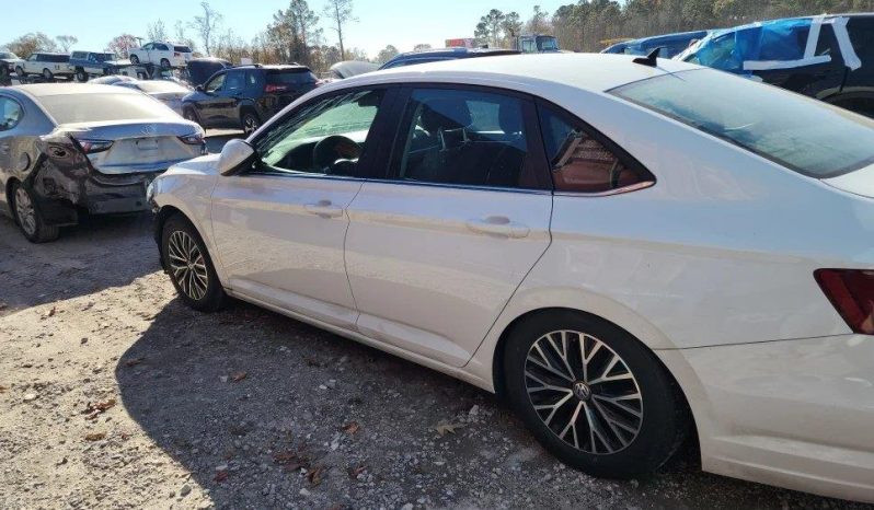 
								VOLKSWAGEN JETTA full									