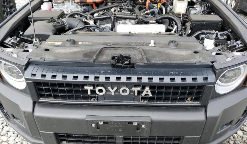 
								Toyota Land Cruiser full									