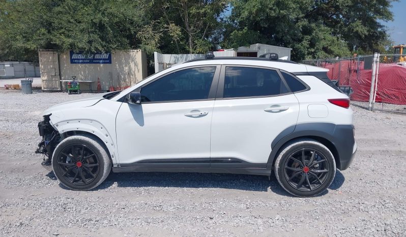 
								Hyundai Kona full									