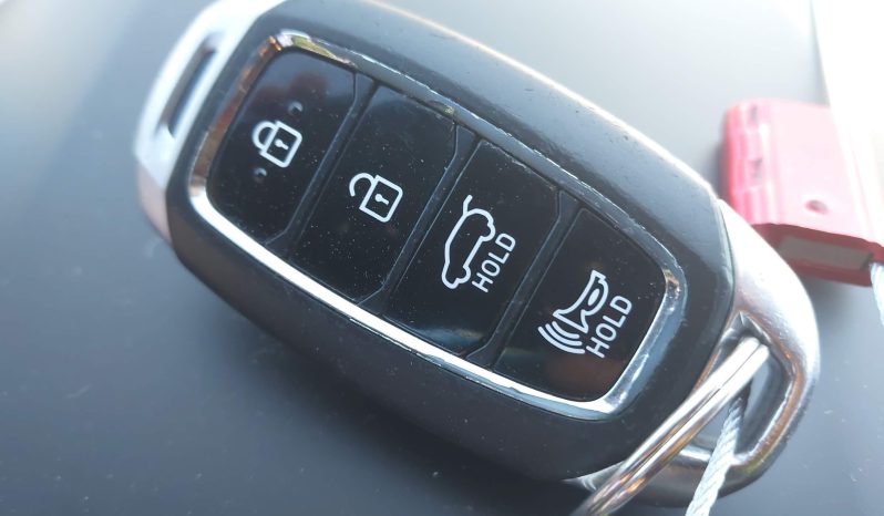 
								2022 Hyundai Veloster full									