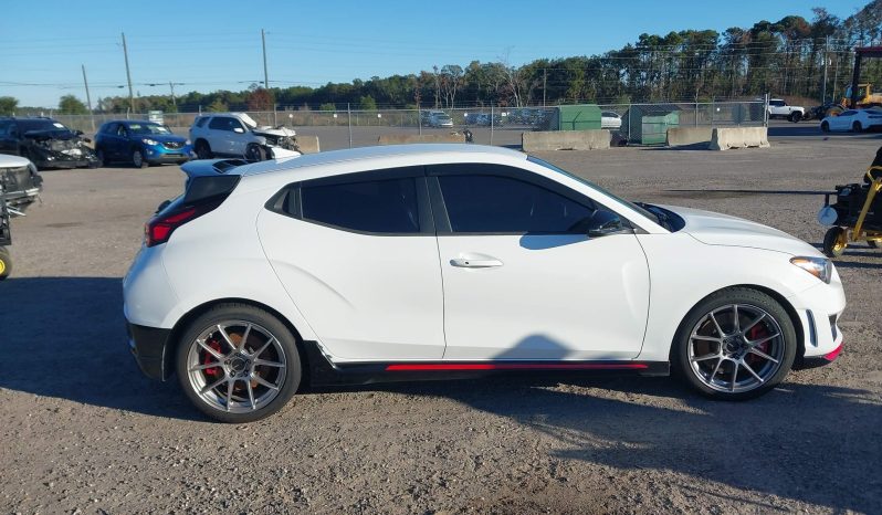 
								2022 Hyundai Veloster full									