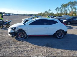 
										2022 Hyundai Veloster full									