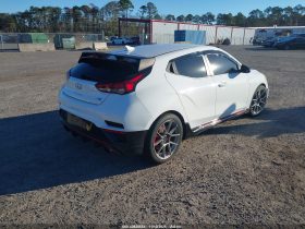 2022 Hyundai Veloster