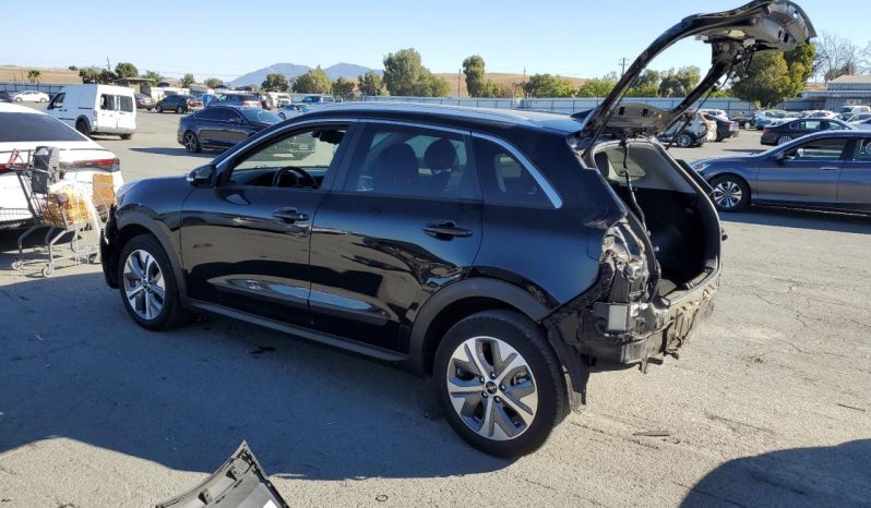 
								KIA Niro full									