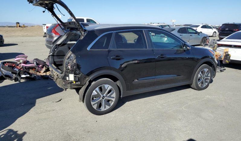 
								KIA Niro full									