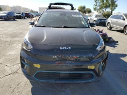 
										KIA Niro full									