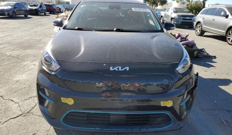 
								KIA Niro full									