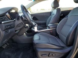 
										KIA Niro full									