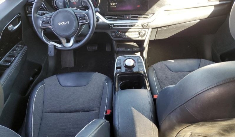 
								KIA Niro full									