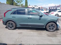 
										KIA Niro full									