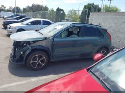 
										KIA Niro full									