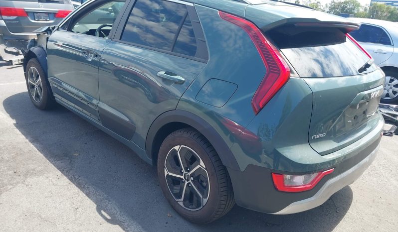 
								KIA Niro full									