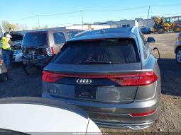 
										AUDI Q8 full									