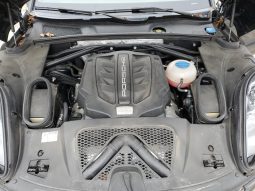 
										PORSCHE MACAN full									