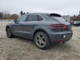 PORSCHE MACAN