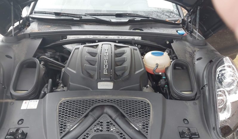 
								2017 Porsche Macan full									