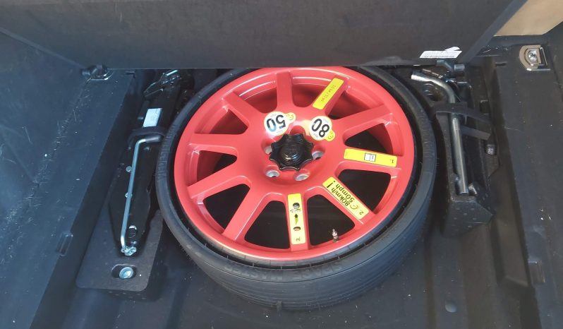 
								2017 Porsche Macan full									