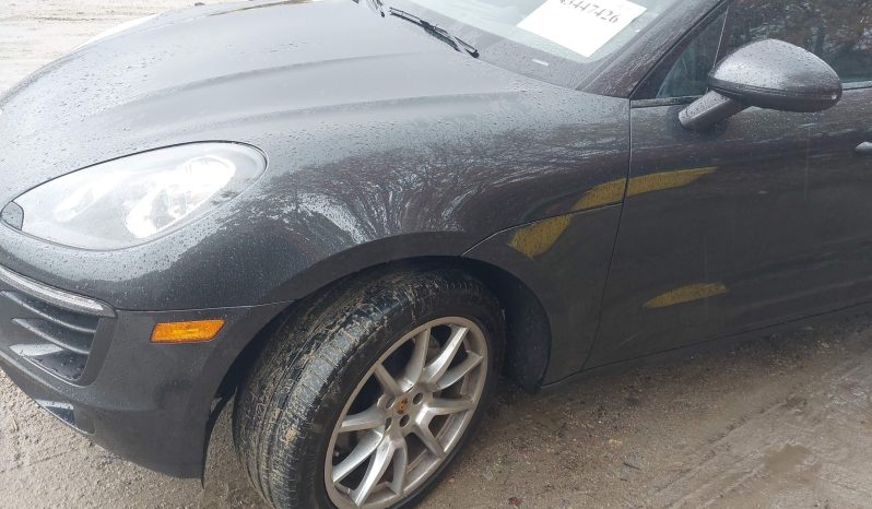 
								2017 Porsche Macan full									