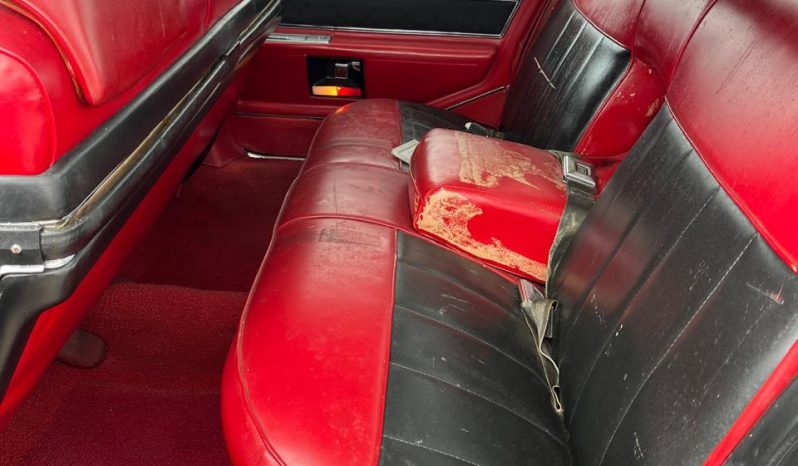 
								Cadillac Deville full									