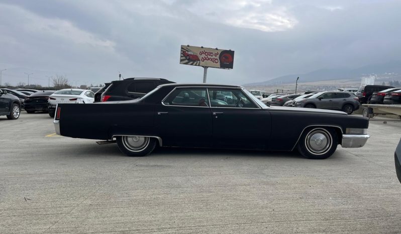 
								Cadillac Deville full									