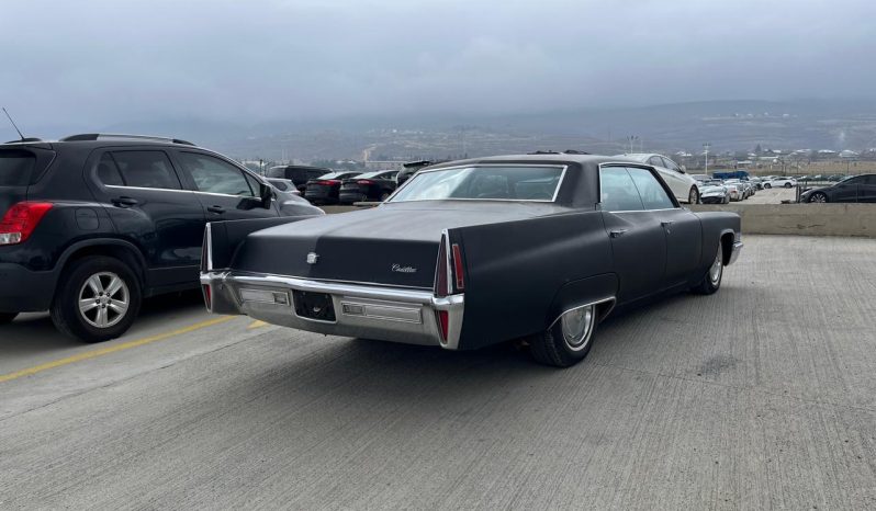 
								Cadillac Deville full									