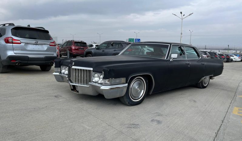 
								Cadillac Deville full									