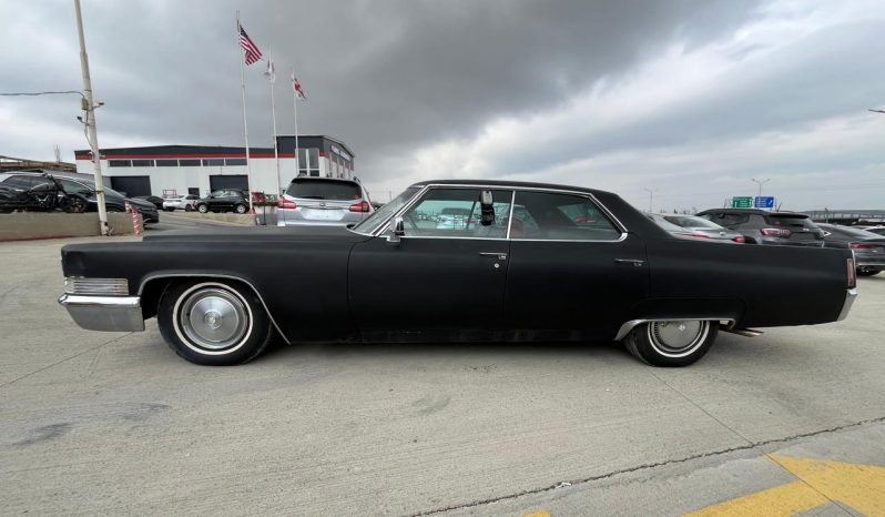 
								Cadillac Deville full									