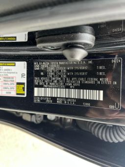 
										TOYOTA COROLLA CROSS full									