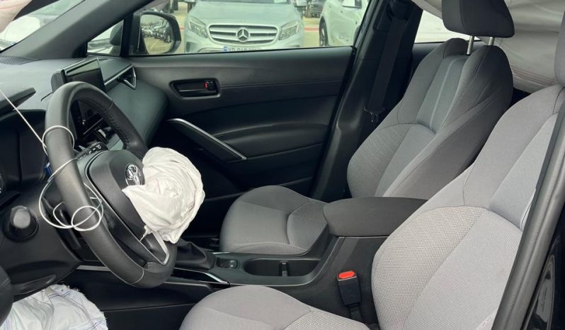 
								TOYOTA COROLLA CROSS full									