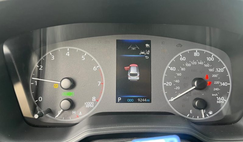 
								TOYOTA COROLLA CROSS full									