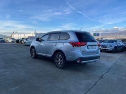 
										MITSUBISHI OUTLANDER full									
