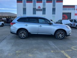 
										MITSUBISHI OUTLANDER full									