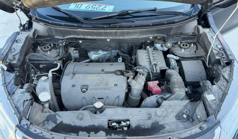 
								MITSUBISHI OUTLANDER full									