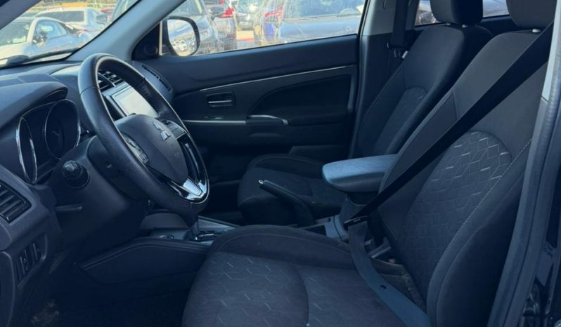 
								MITSUBISHI OUTLANDER full									