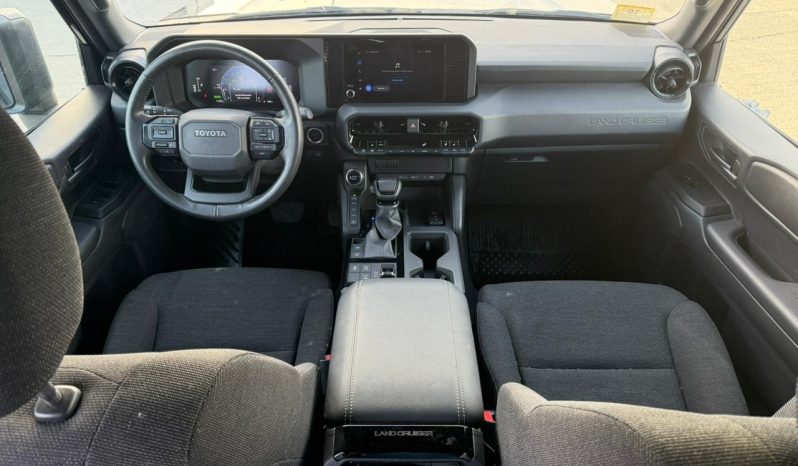 
								Toyota Land Cruiser full									