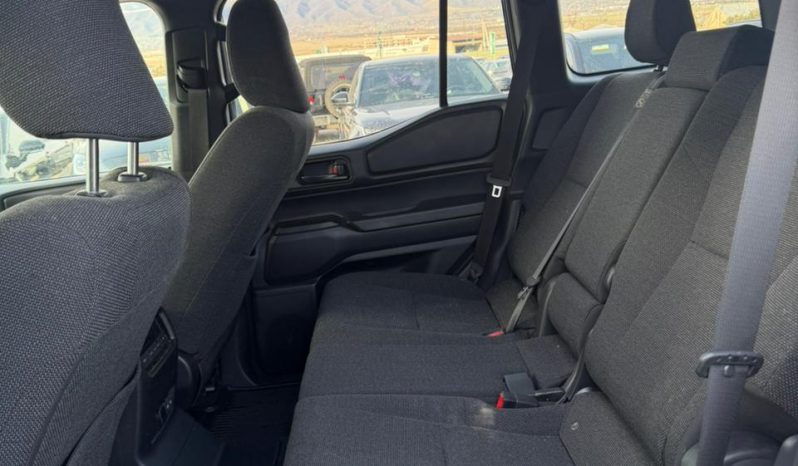 
								Toyota Land Cruiser full									