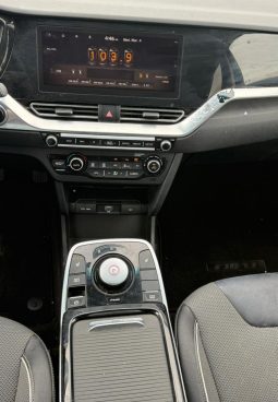 
										KIA Niro full									