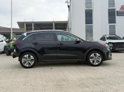 
										KIA Niro full									