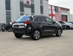 
										KIA Niro full									