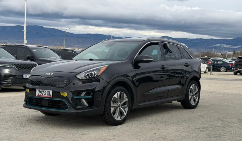 
								KIA Niro full									