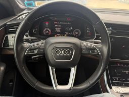 
										AUDI Q8 full									
