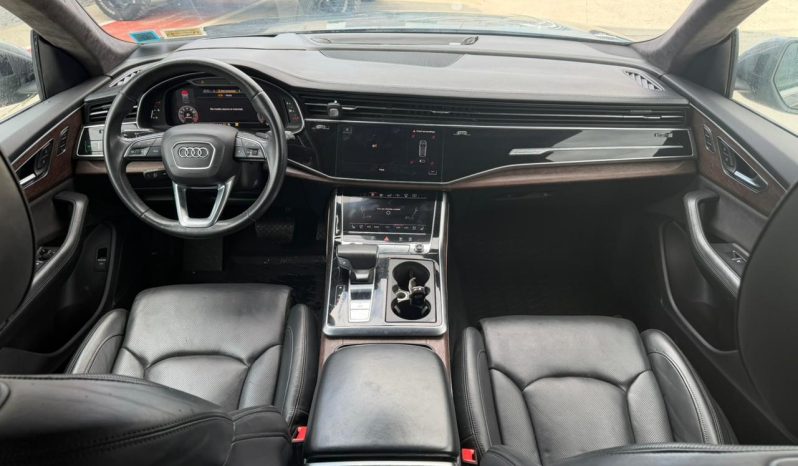 
								AUDI Q8 full									